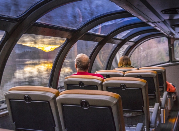 VIA-Rail_traveler in dome observation car