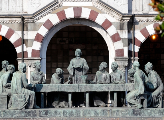 last-supper-sculpture-milan_2070896753_web