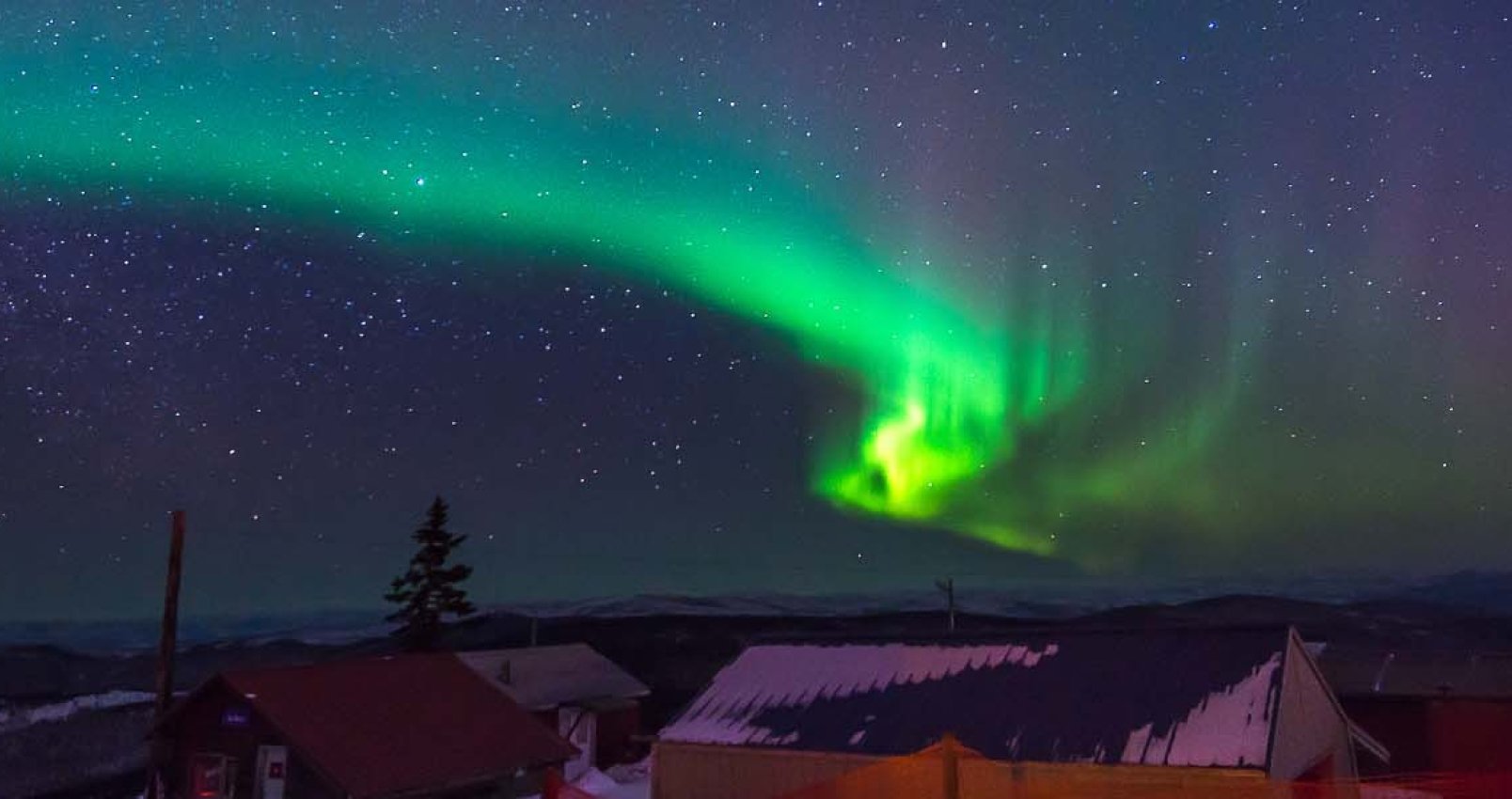 Northern Lights in Alaska seen by train with railbookers