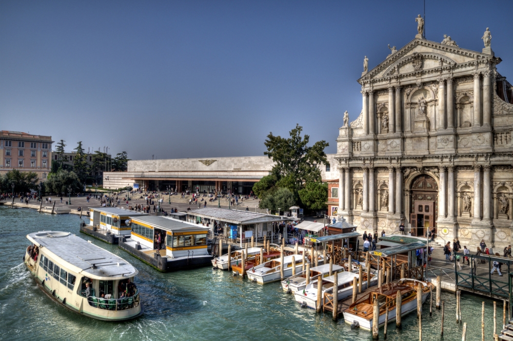 Ferrovia Vaporetto stop, Venice.